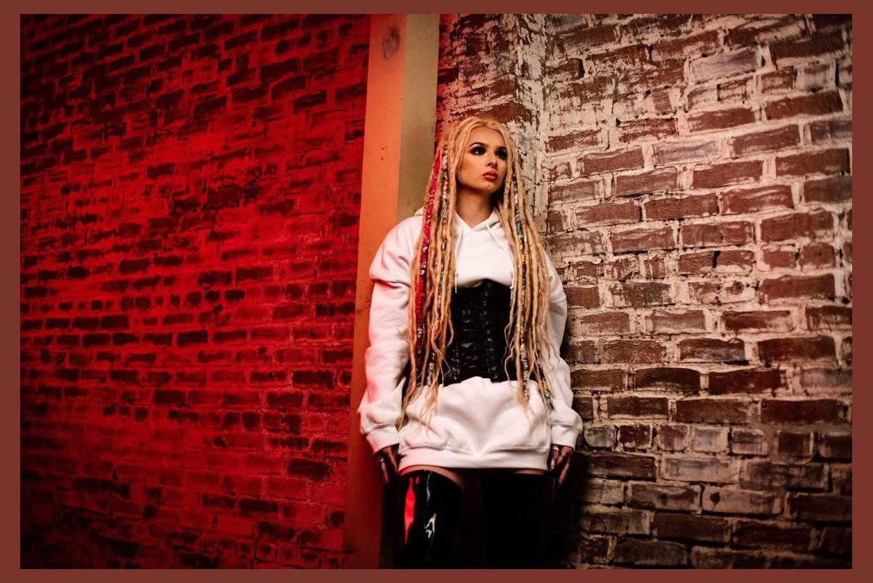 Zhavia